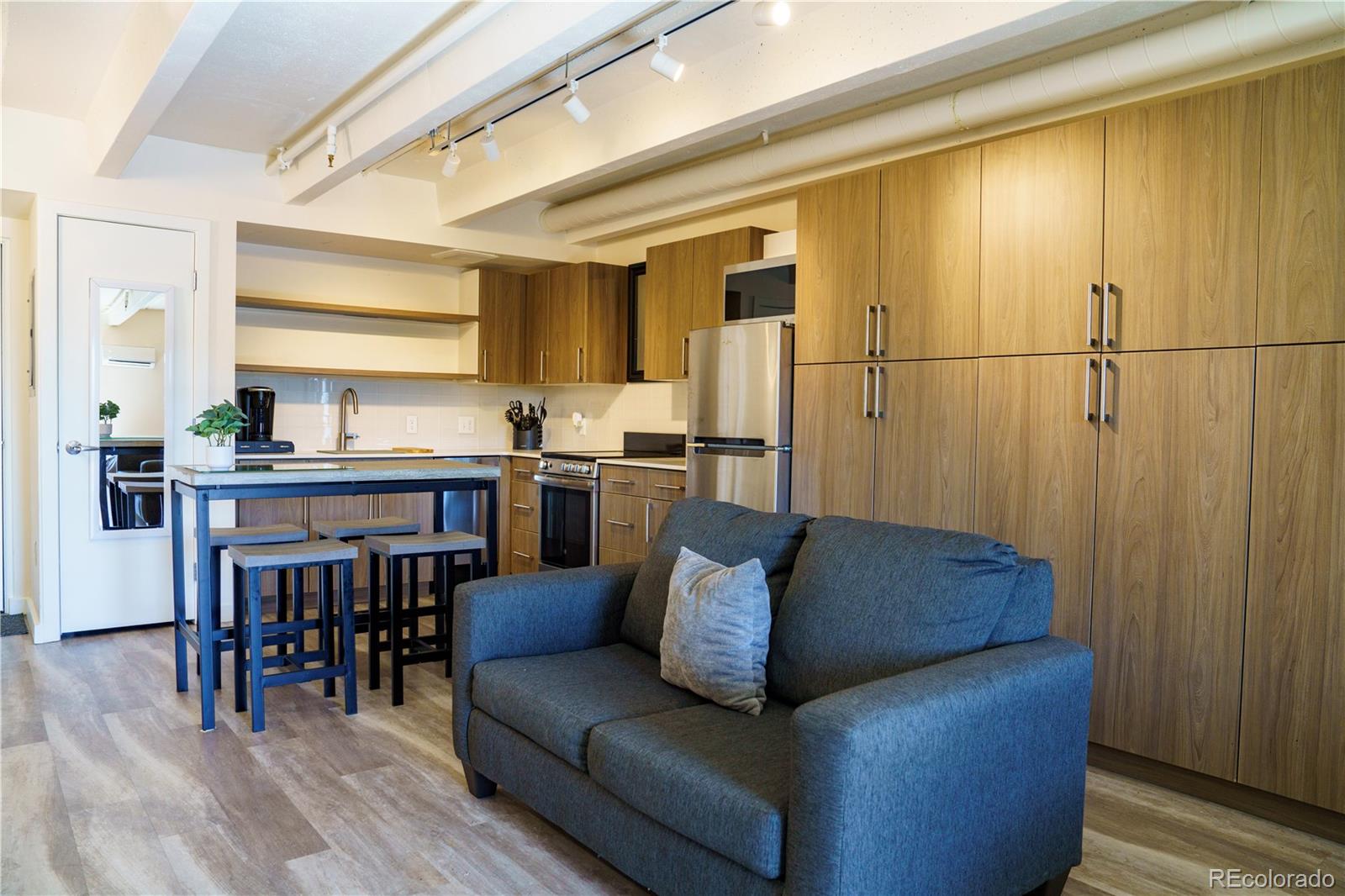 MLS Image #4 for 1495  vrain street,denver, Colorado