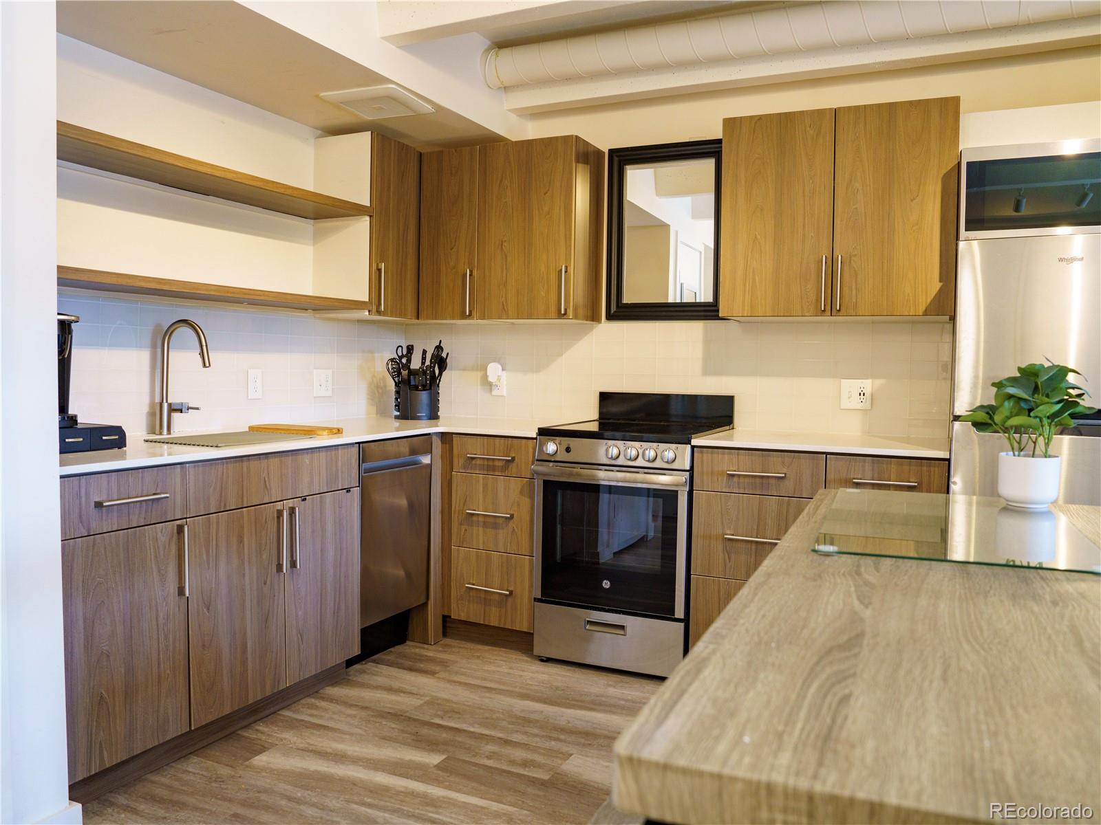MLS Image #5 for 1495  vrain street,denver, Colorado