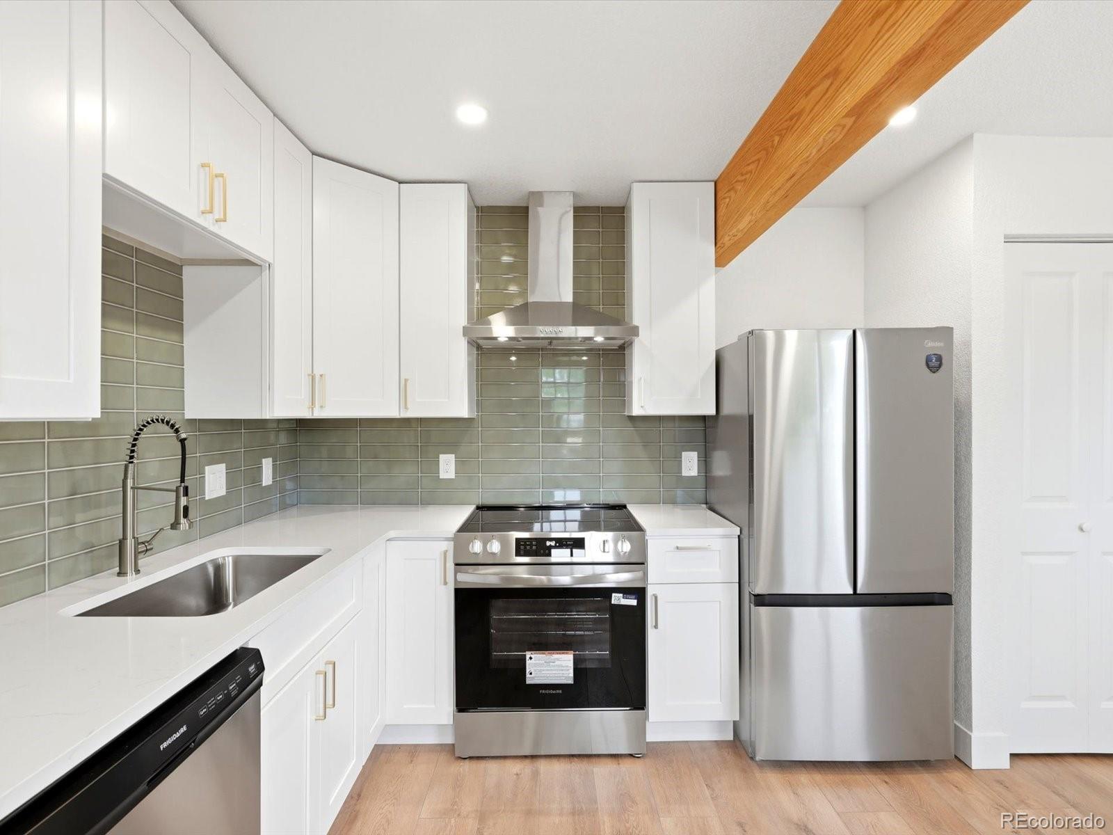 MLS Image #13 for 3150 w alaska place,denver, Colorado