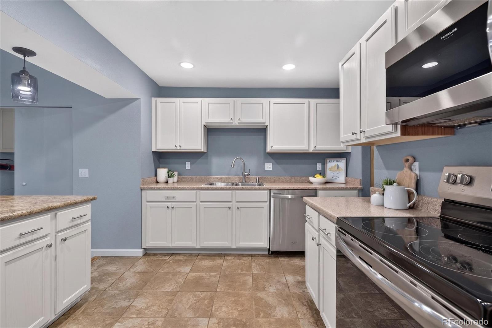 MLS Image #14 for 7981  robin lane,denver, Colorado