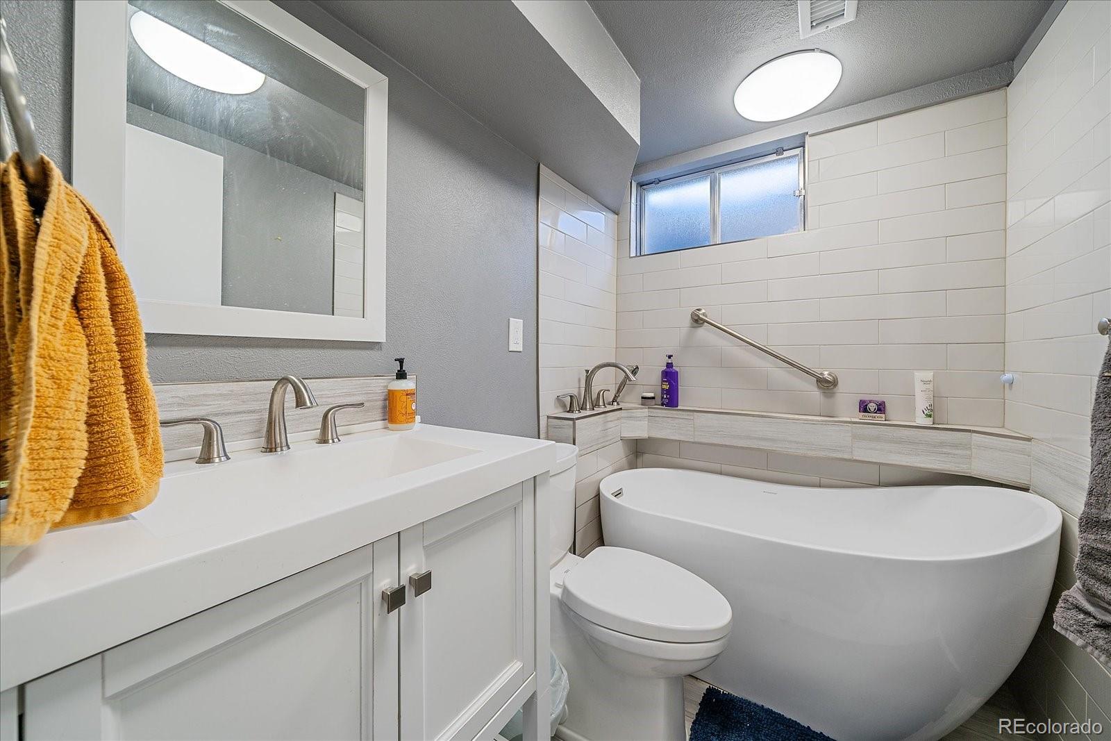 MLS Image #16 for 1654 s endicott street,denver, Colorado