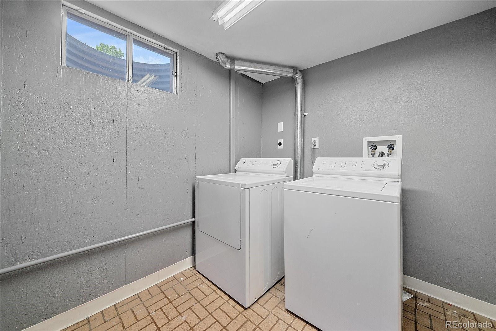 MLS Image #17 for 1654 s endicott street,denver, Colorado