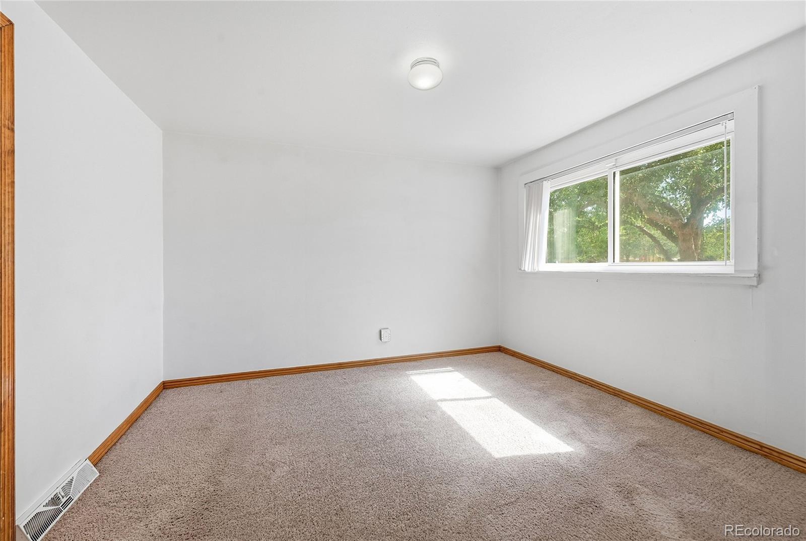 MLS Image #12 for 5411  leyden street,commerce city, Colorado
