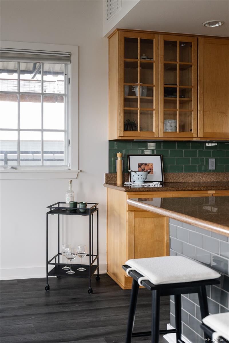 MLS Image #7 for 275 s harrison street 501,denver, Colorado