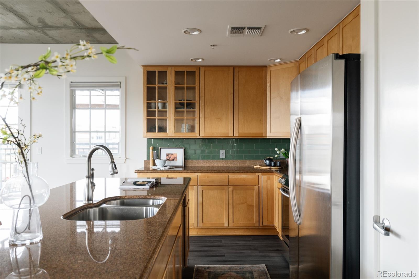 MLS Image #8 for 275 s harrison street 501,denver, Colorado