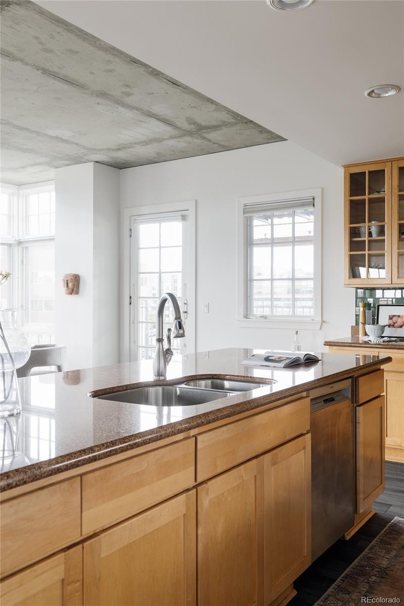 MLS Image #9 for 275 s harrison street 501,denver, Colorado