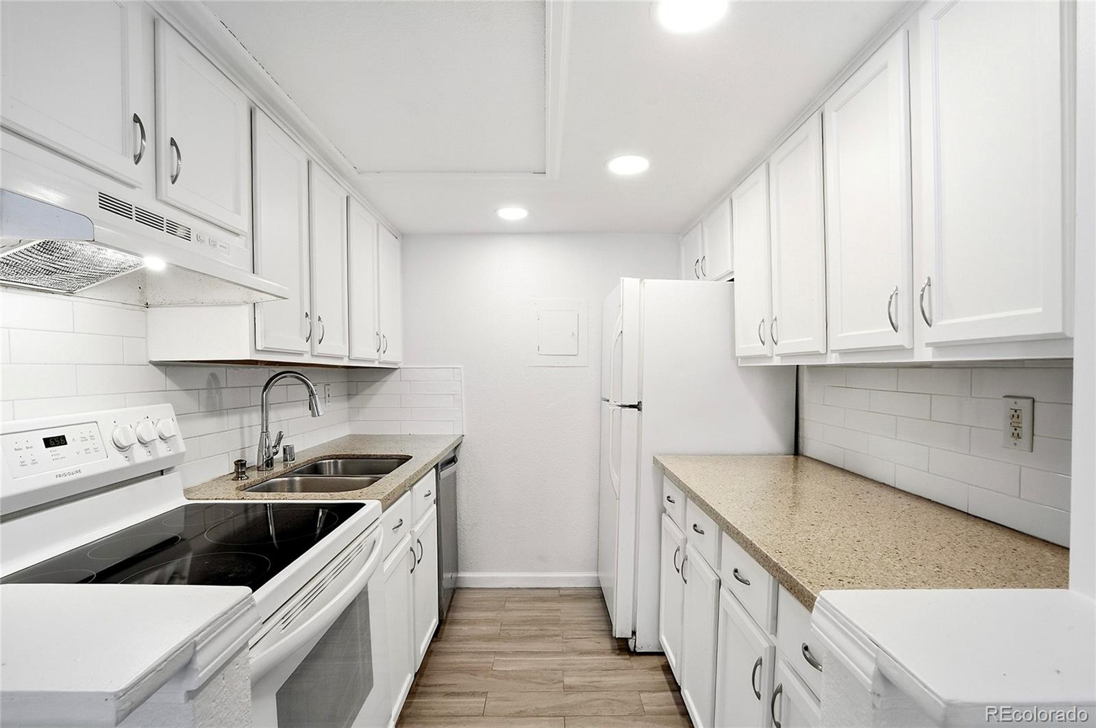 MLS Image #10 for 3436 s locust street,denver, Colorado