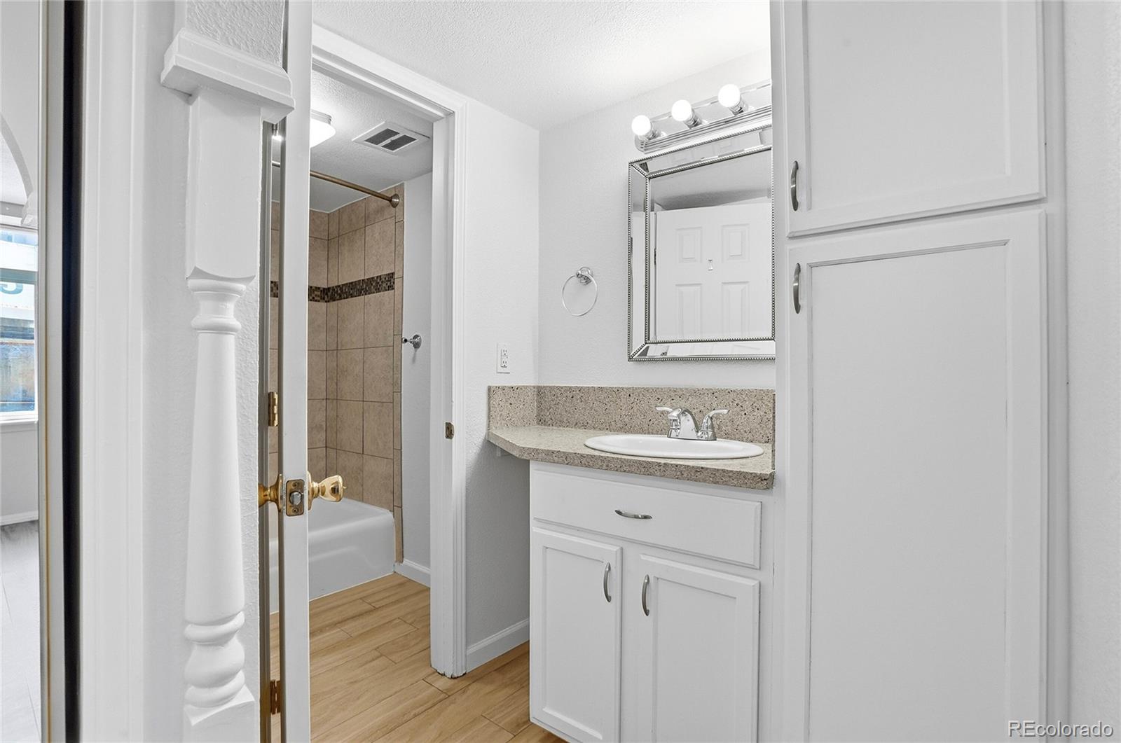 MLS Image #16 for 3436 s locust street,denver, Colorado