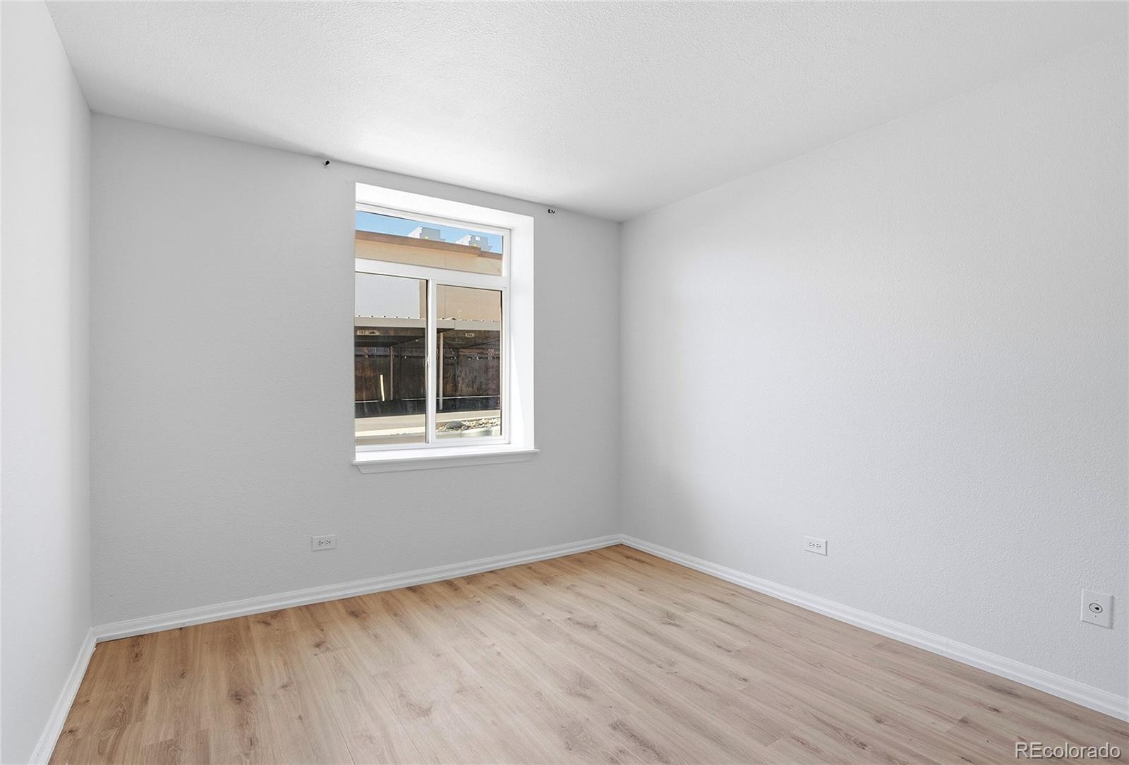 MLS Image #18 for 3436 s locust street,denver, Colorado