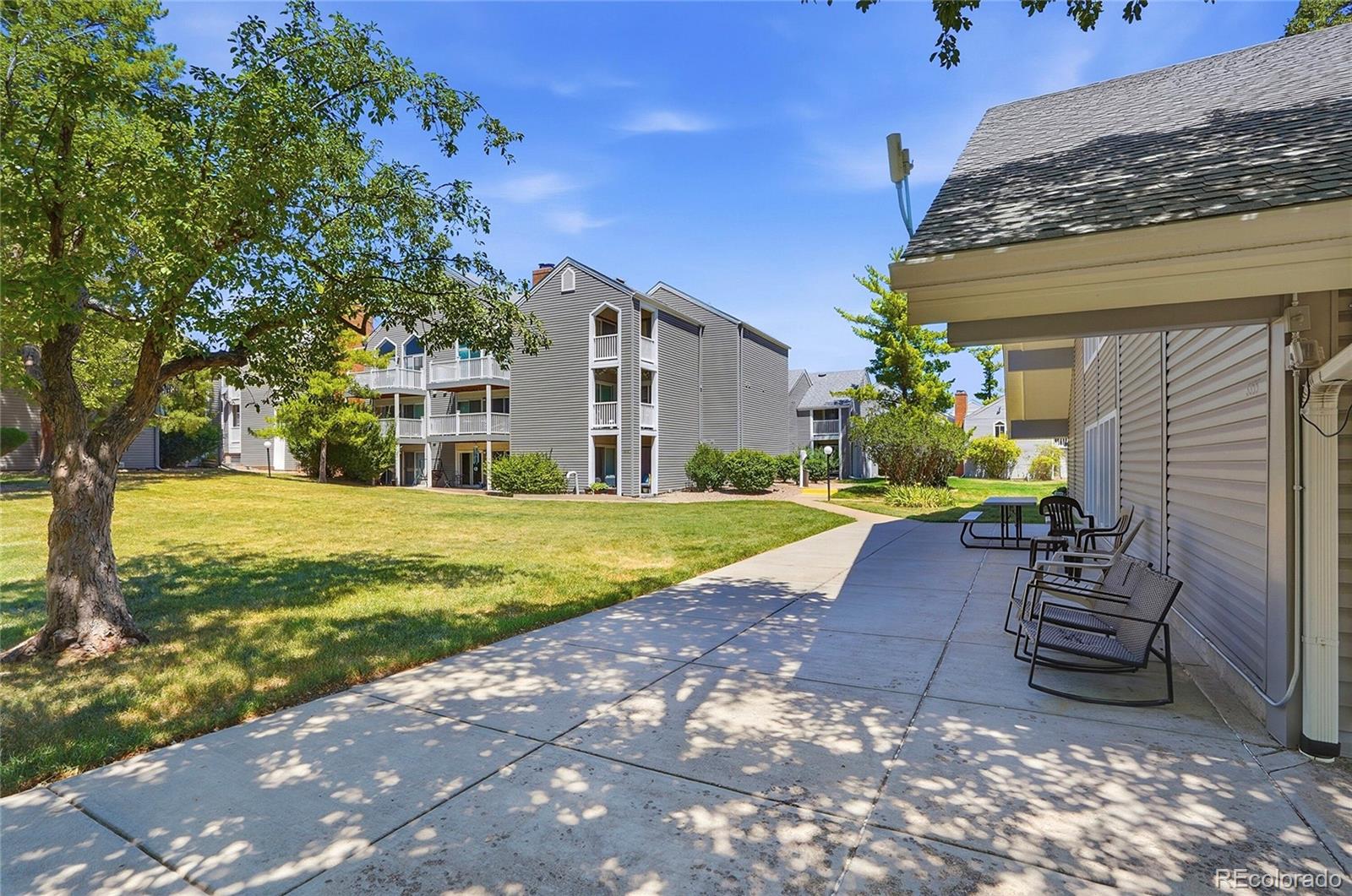 MLS Image #26 for 3436 s locust street,denver, Colorado