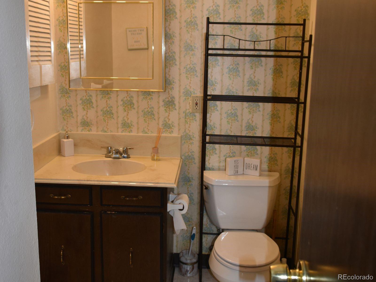 MLS Image #13 for 7335  quincy avenue,denver, Colorado