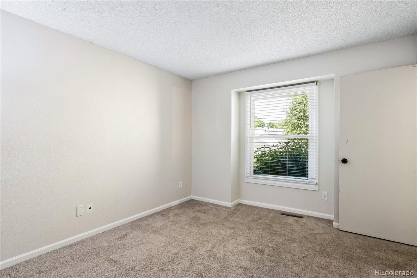 MLS Image #11 for 11601 e cornell circle,aurora, Colorado