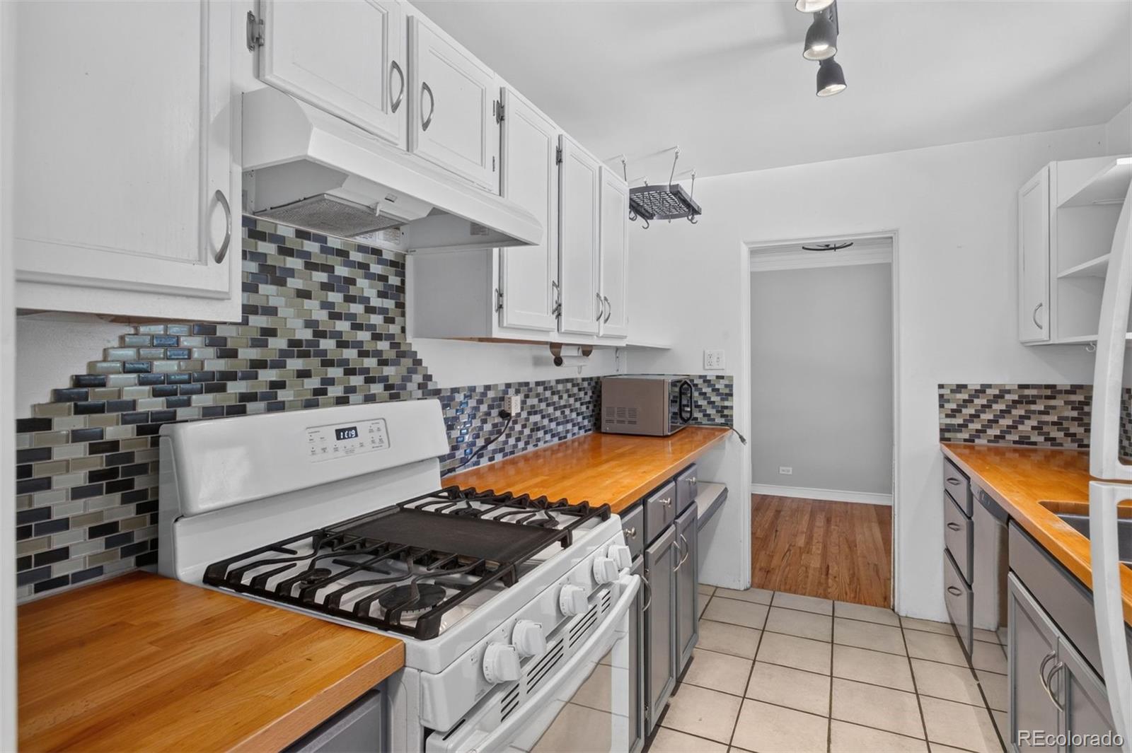 MLS Image #8 for 1211  jasmine street,denver, Colorado