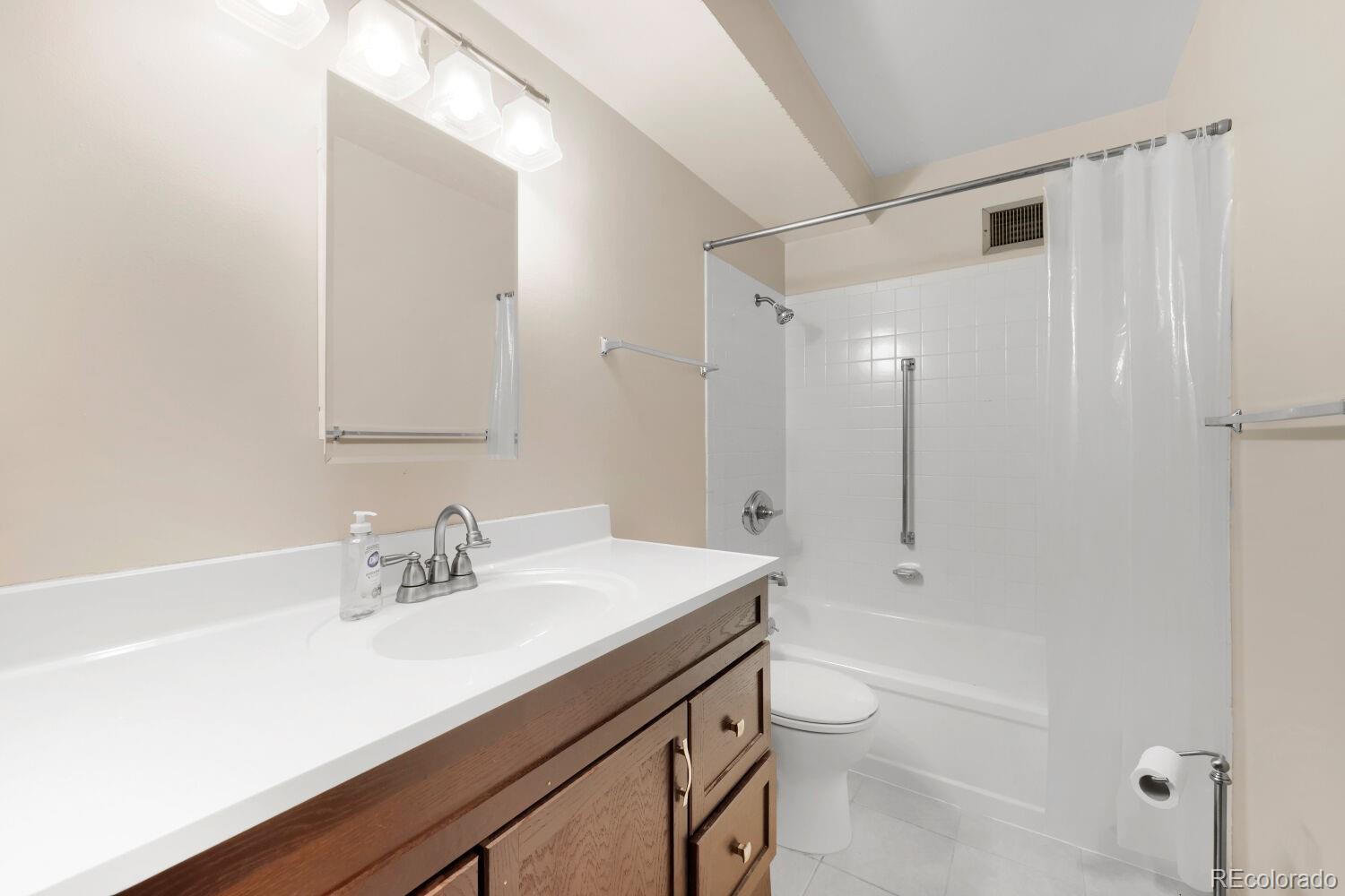 MLS Image #12 for 620 s alton way,denver, Colorado