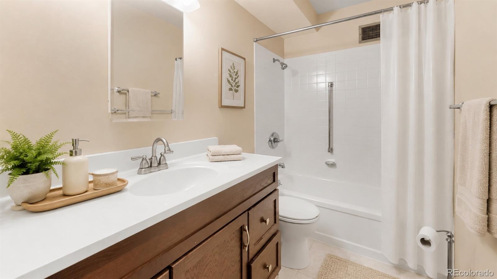 MLS Image #17 for 620 s alton way,denver, Colorado