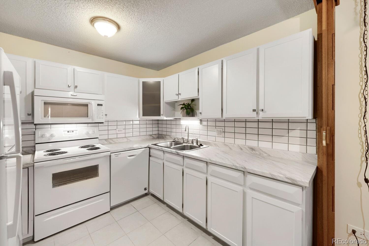 MLS Image #5 for 620 s alton way,denver, Colorado
