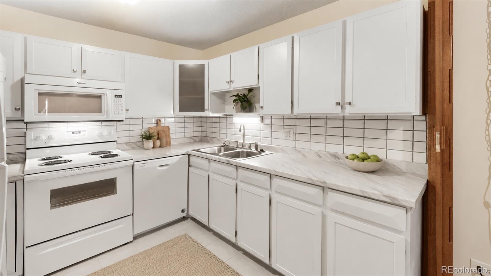 MLS Image #8 for 620 s alton way,denver, Colorado