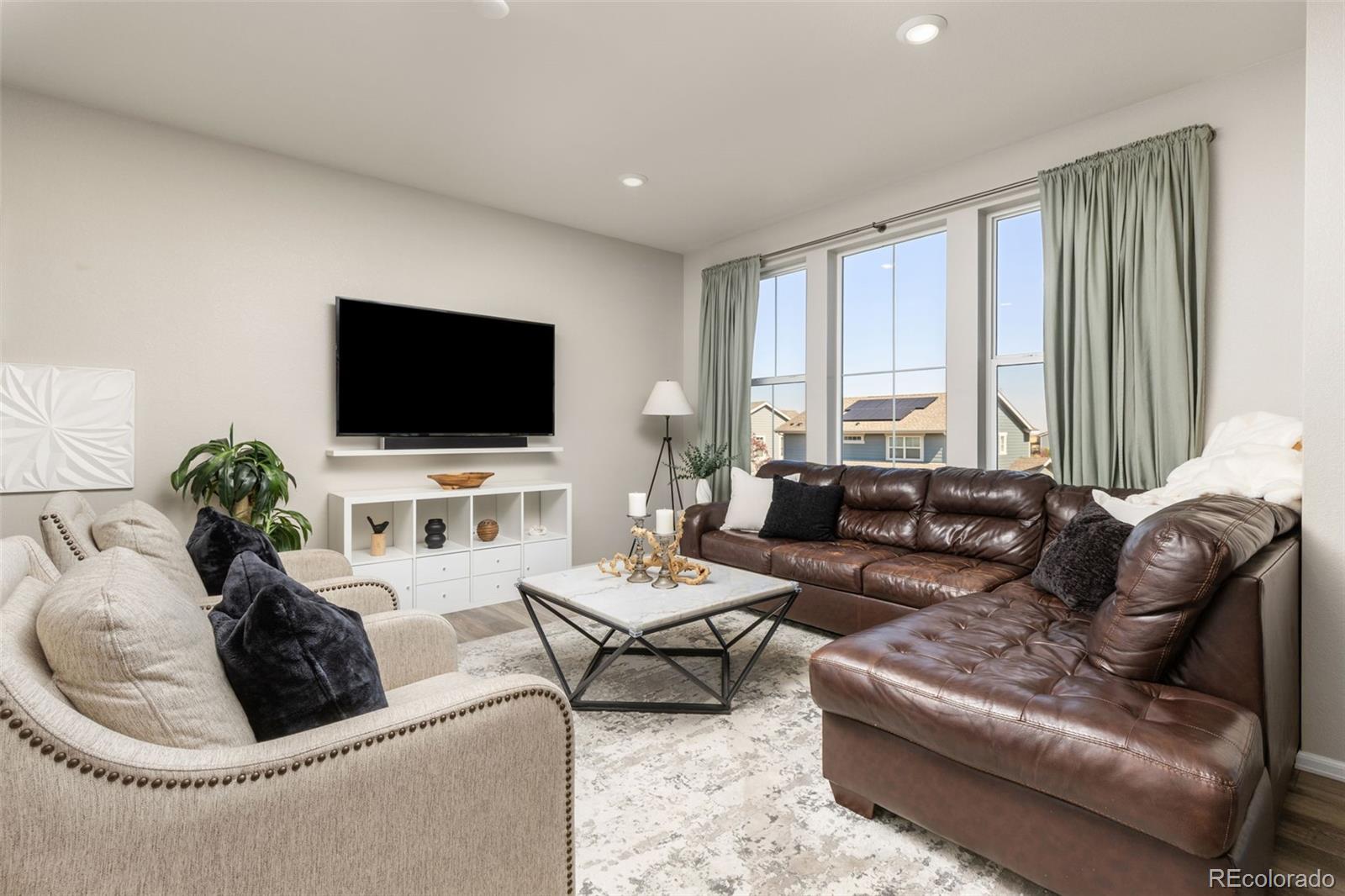 MLS Image #13 for 26265 e canal place,aurora, Colorado