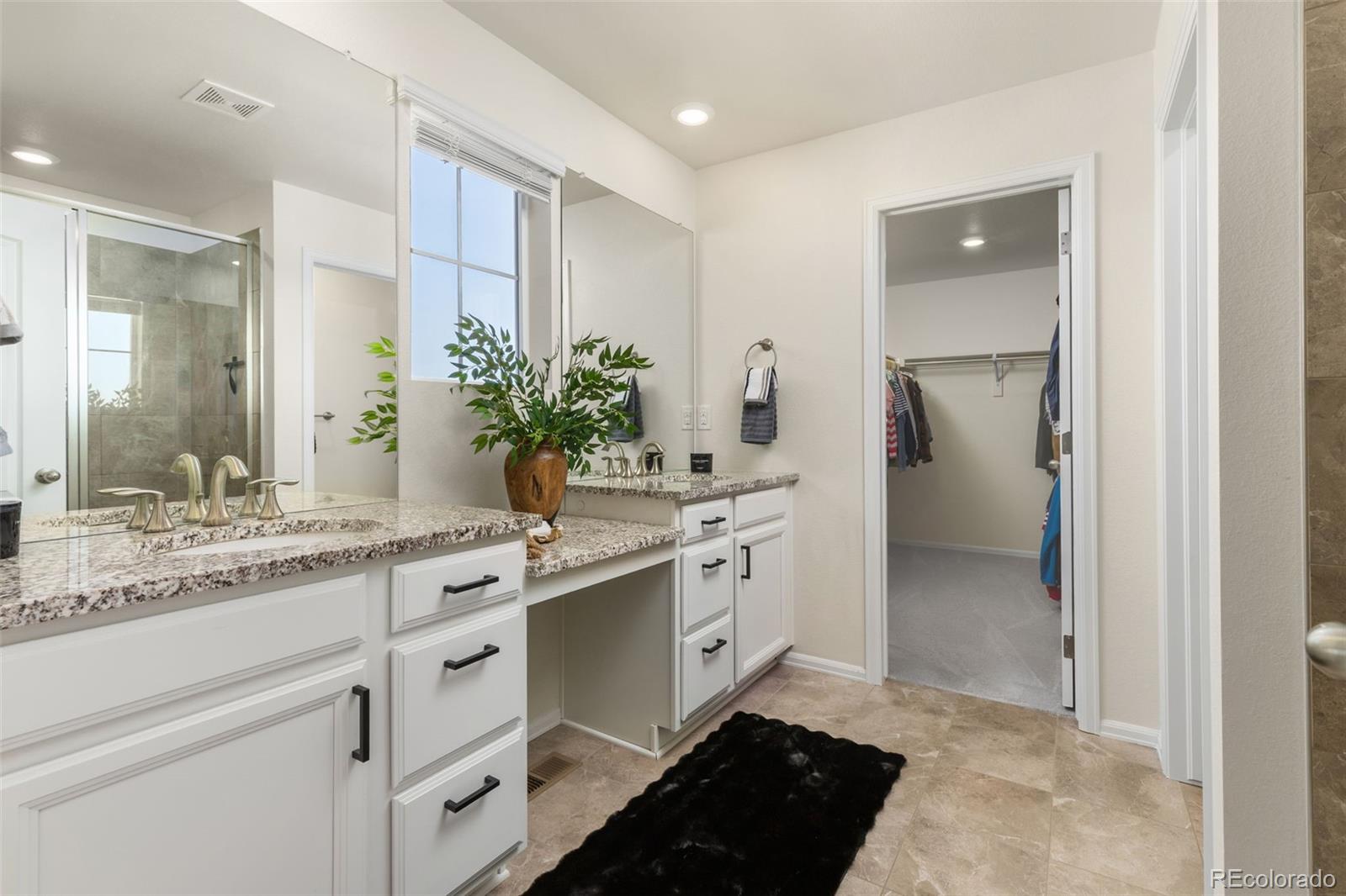 MLS Image #18 for 26265 e canal place,aurora, Colorado