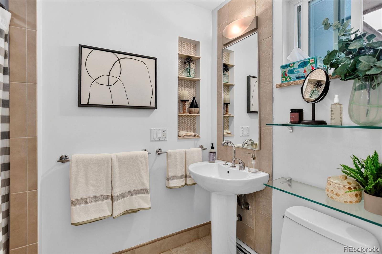 MLS Image #19 for 2140 e columbia place,denver, Colorado