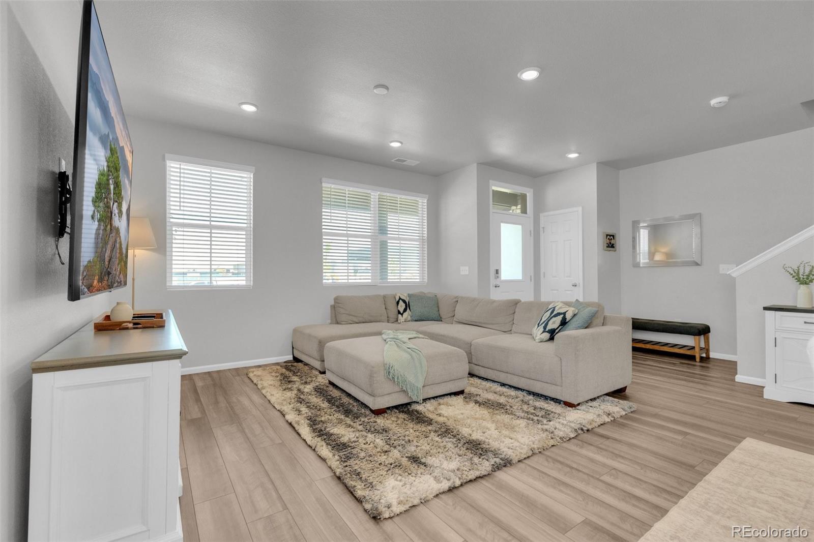MLS Image #6 for 22150 e 8th avenue,aurora, Colorado