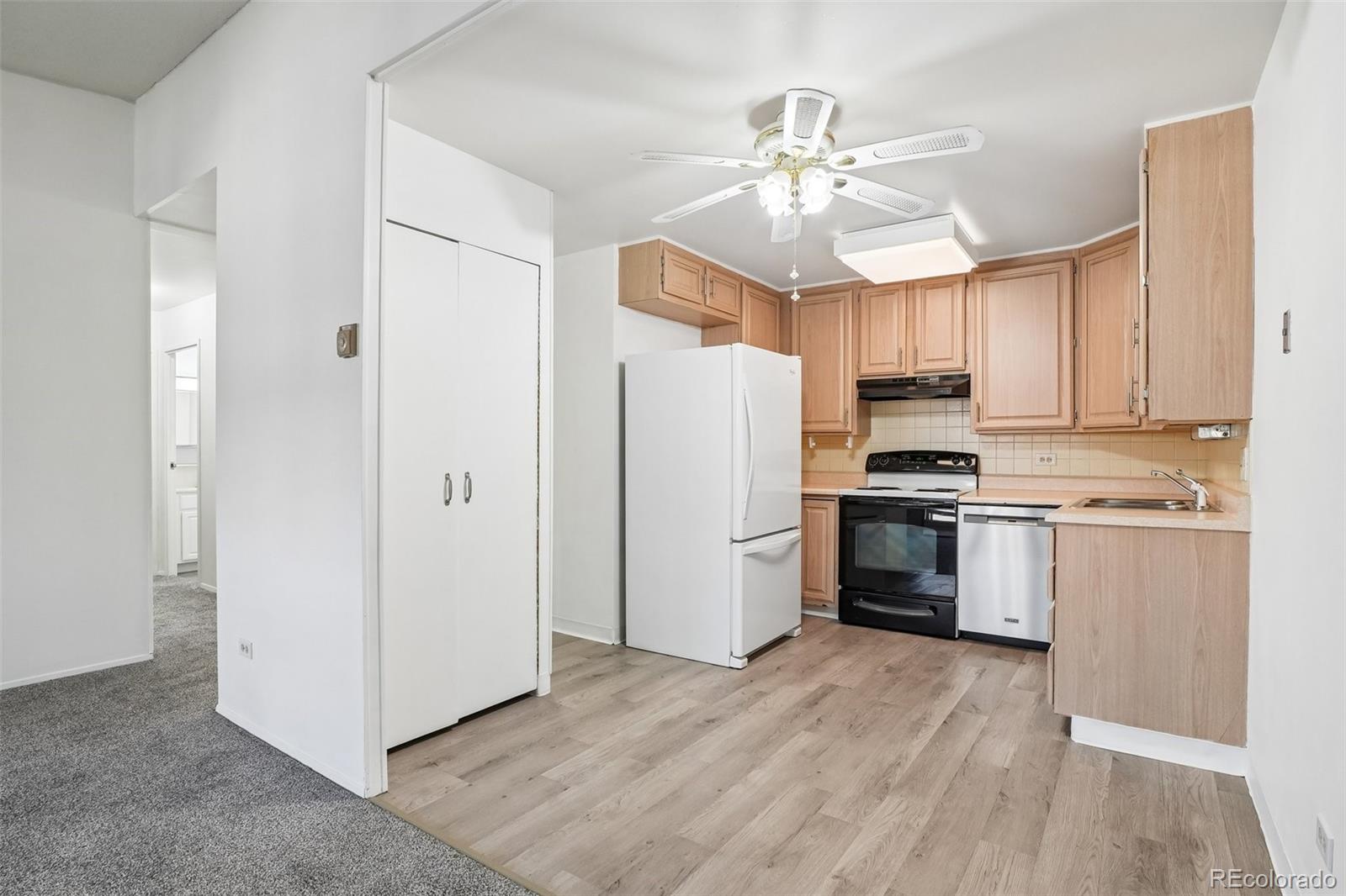 MLS Image #16 for 9655 e center avenue,denver, Colorado