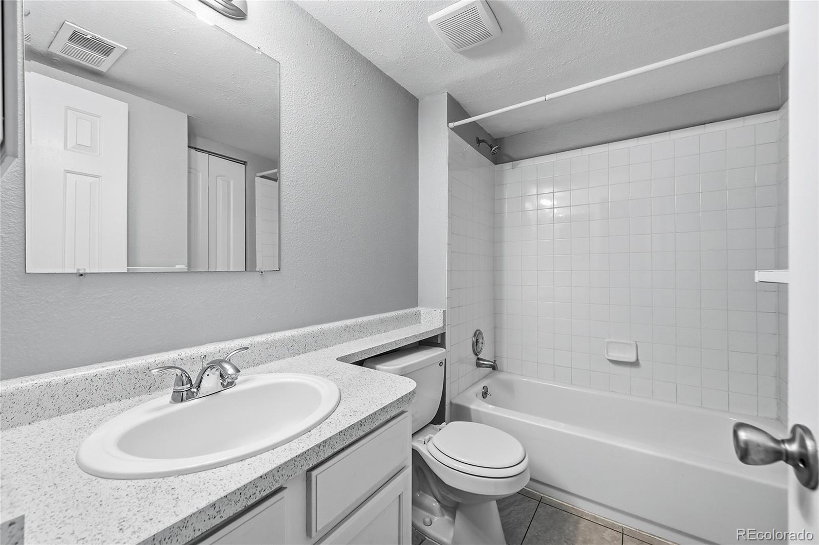 MLS Image #10 for 18034 e ohio avenue,aurora, Colorado