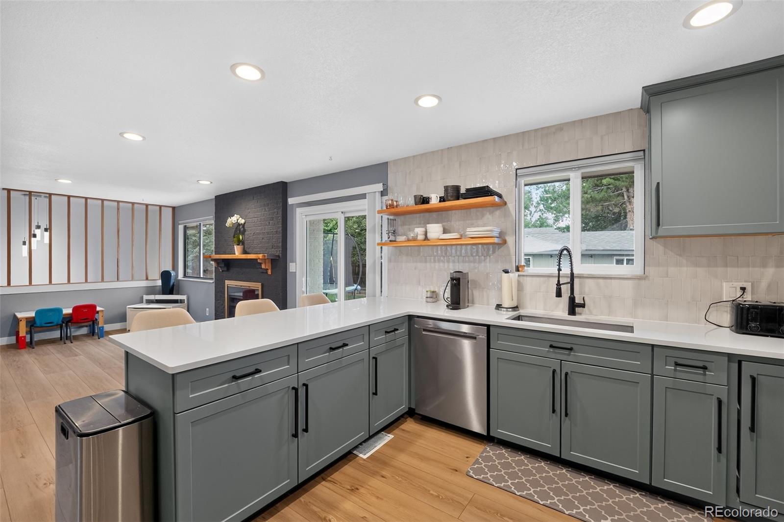 MLS Image #9 for 10579 w warren drive,denver, Colorado