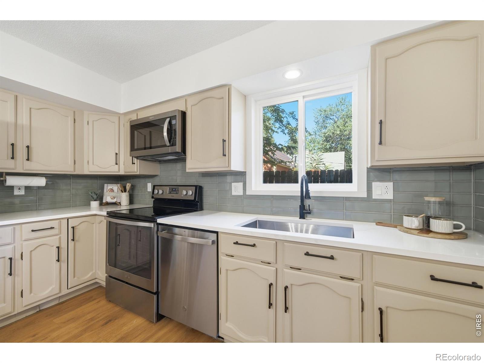MLS Image #9 for 545 e 11th street,loveland, Colorado