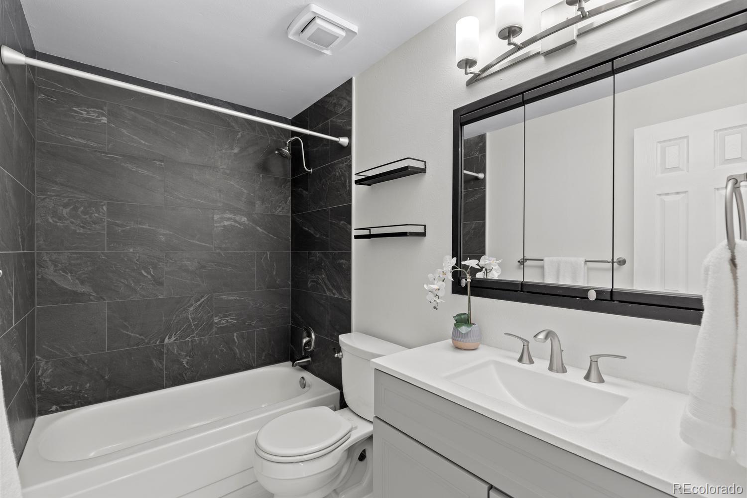 MLS Image #13 for 5023 s hoyt street,littleton, Colorado