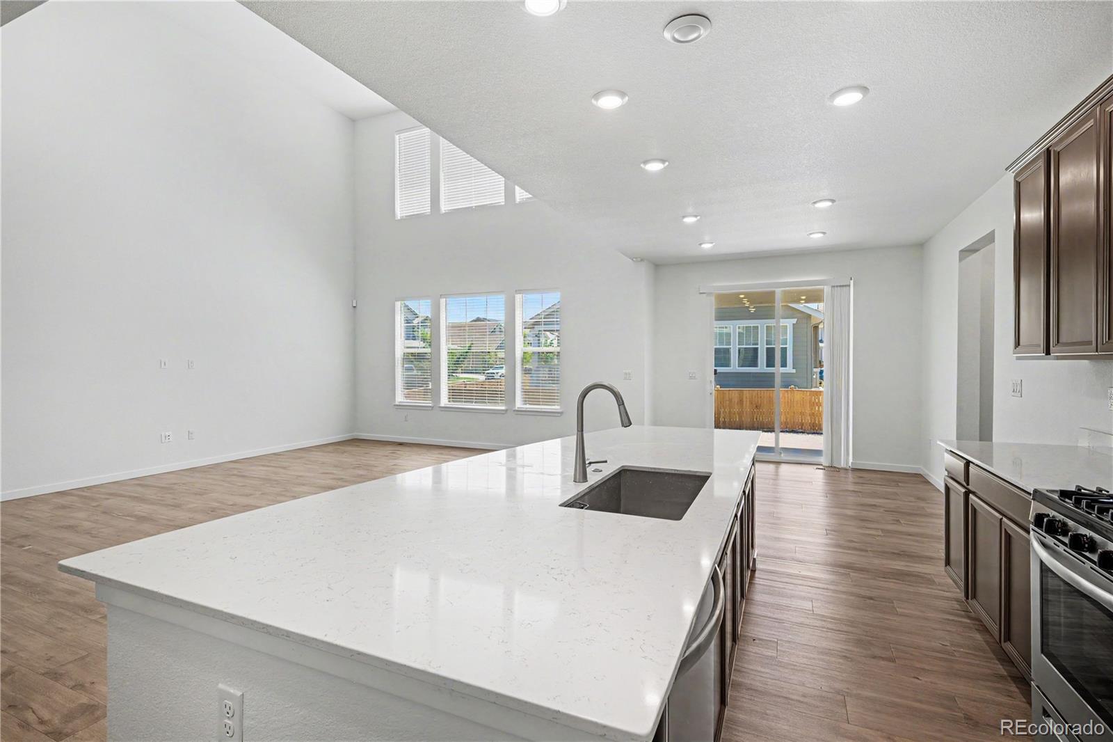 MLS Image #11 for 10046  uvalda street,commerce city, Colorado