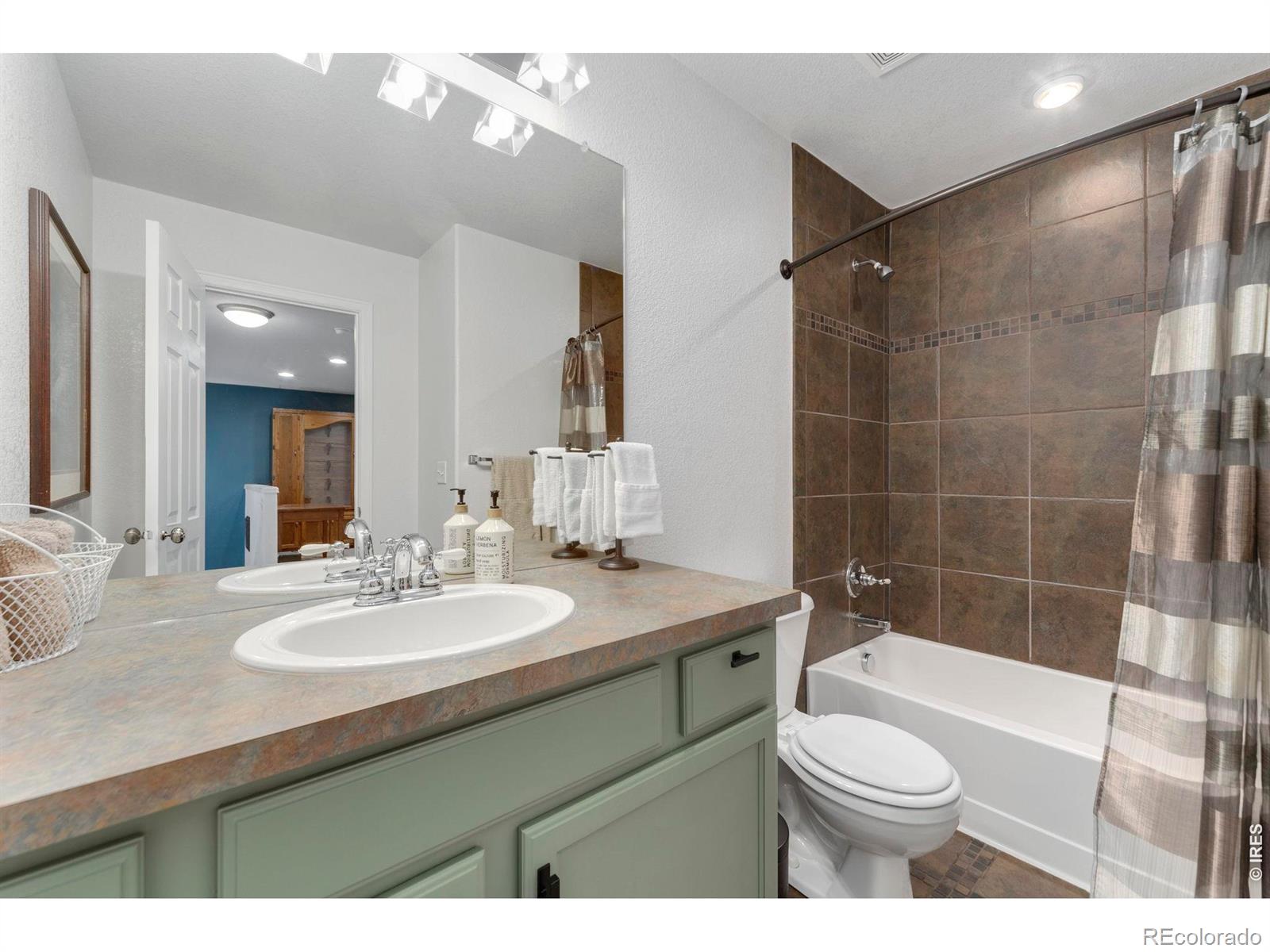 MLS Image #15 for 2940  champion circle,loveland, Colorado