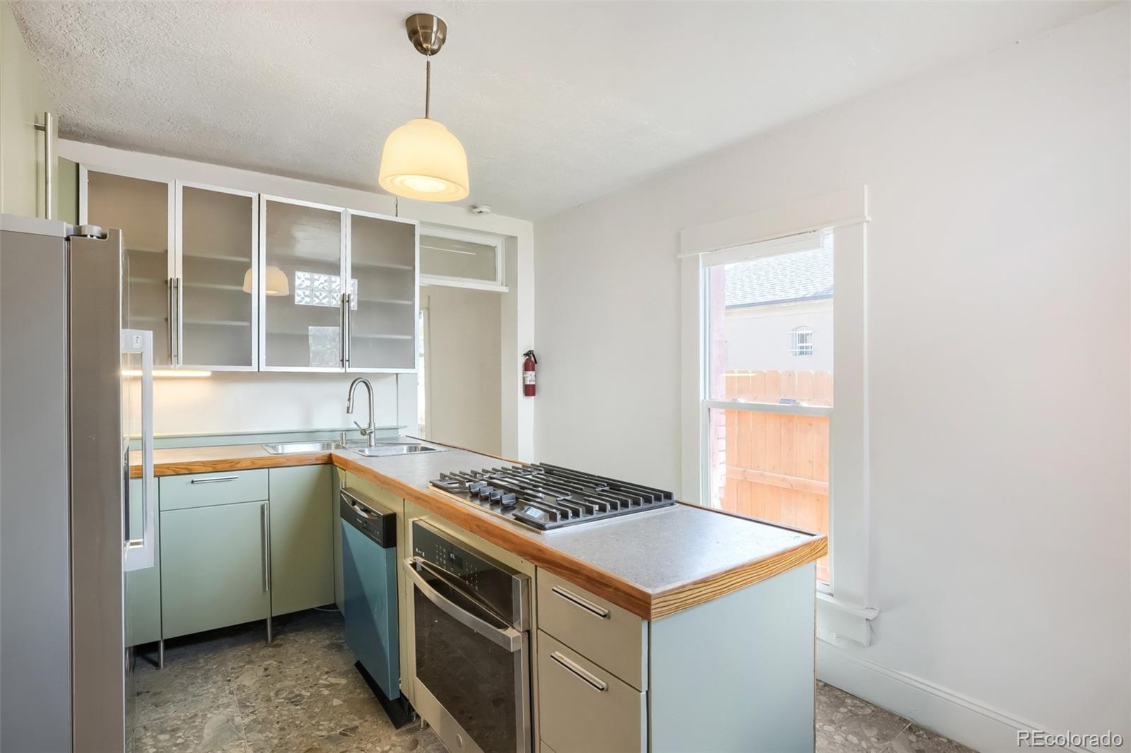 MLS Image #13 for 3621 n high street,denver, Colorado