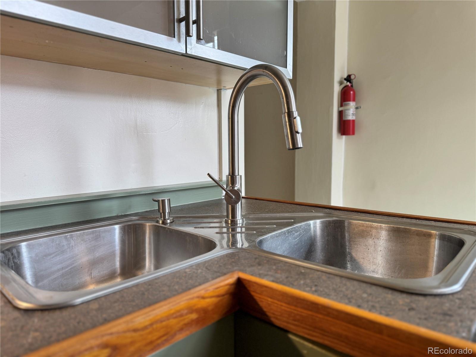 MLS Image #14 for 3621 n high street,denver, Colorado