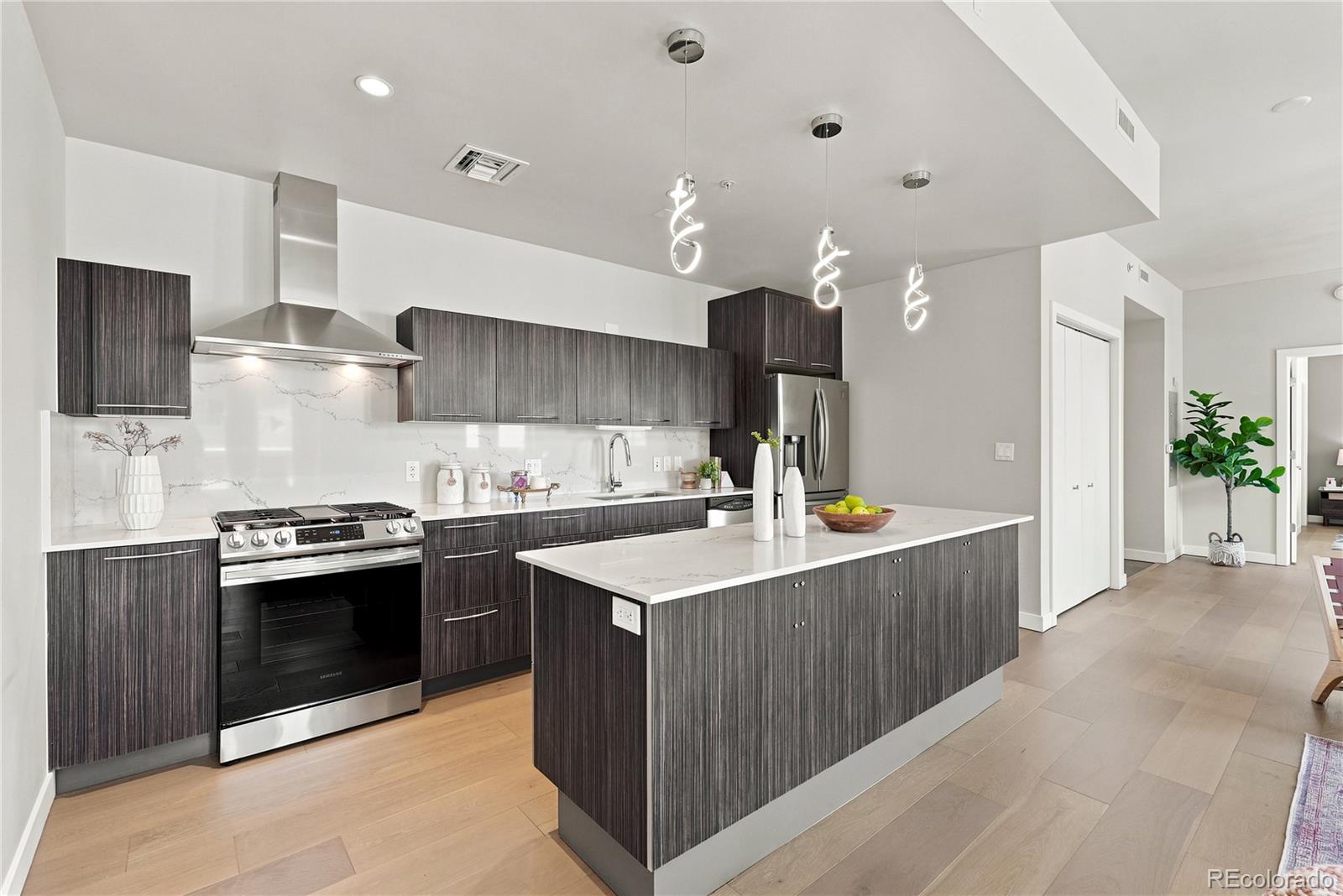 MLS Image #4 for 410  acoma street 211,denver, Colorado