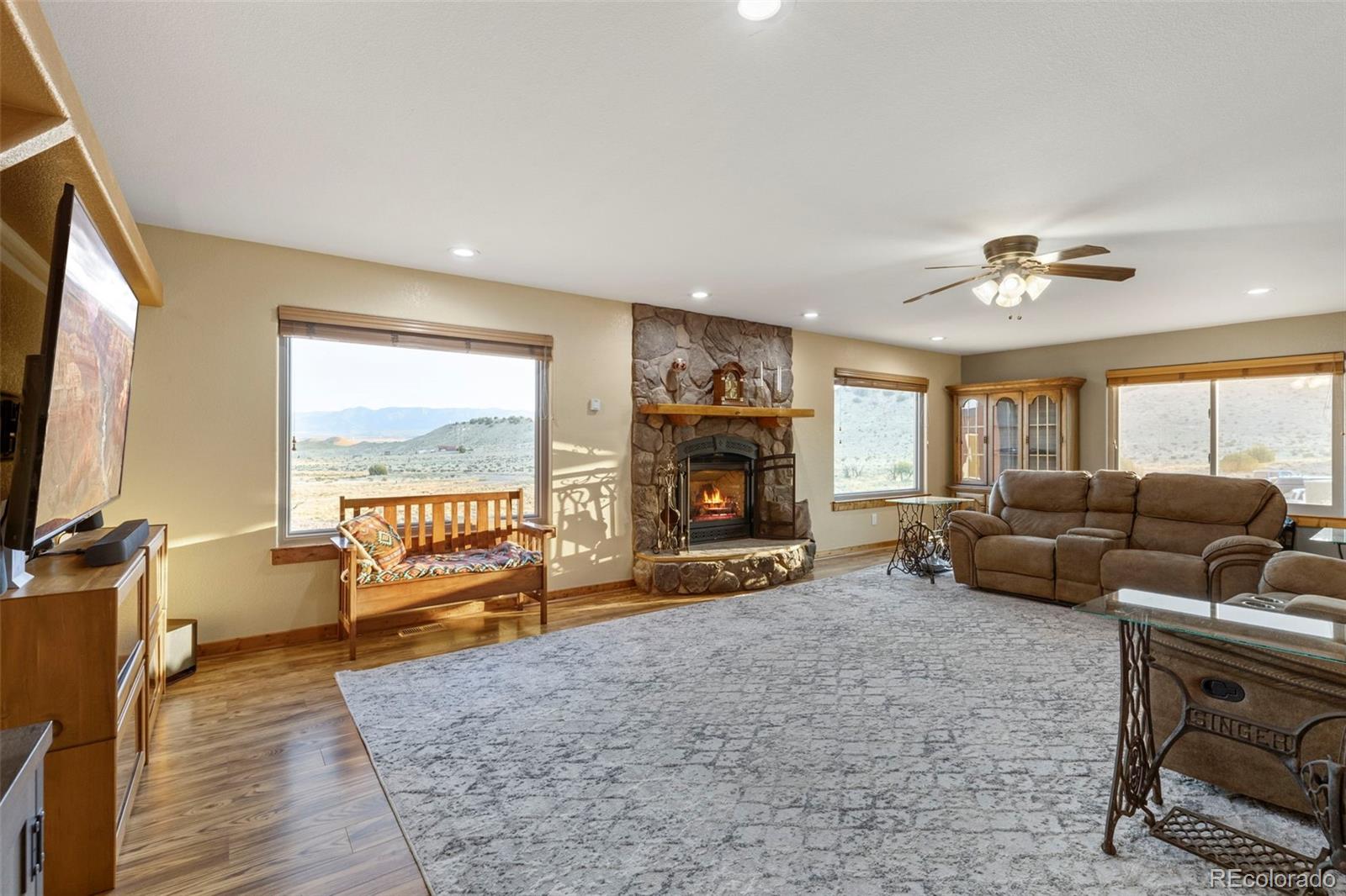 MLS Image #16 for 507  van egmond drive,penrose, Colorado