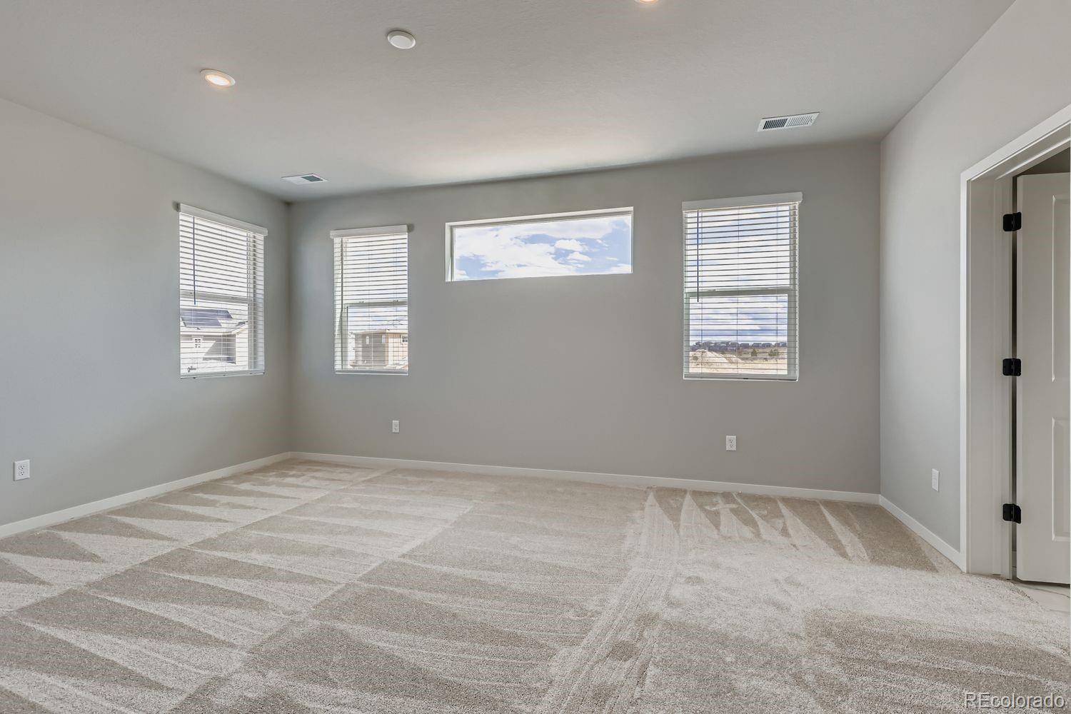 MLS Image #11 for 46515  sunrise court,bennett, Colorado