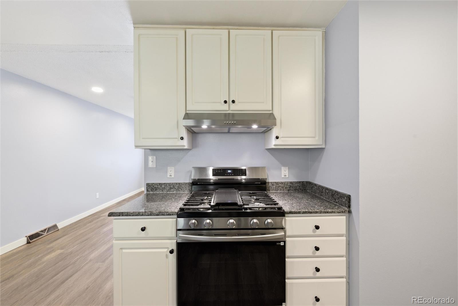 MLS Image #9 for 13659 e kentucky avenue,aurora, Colorado