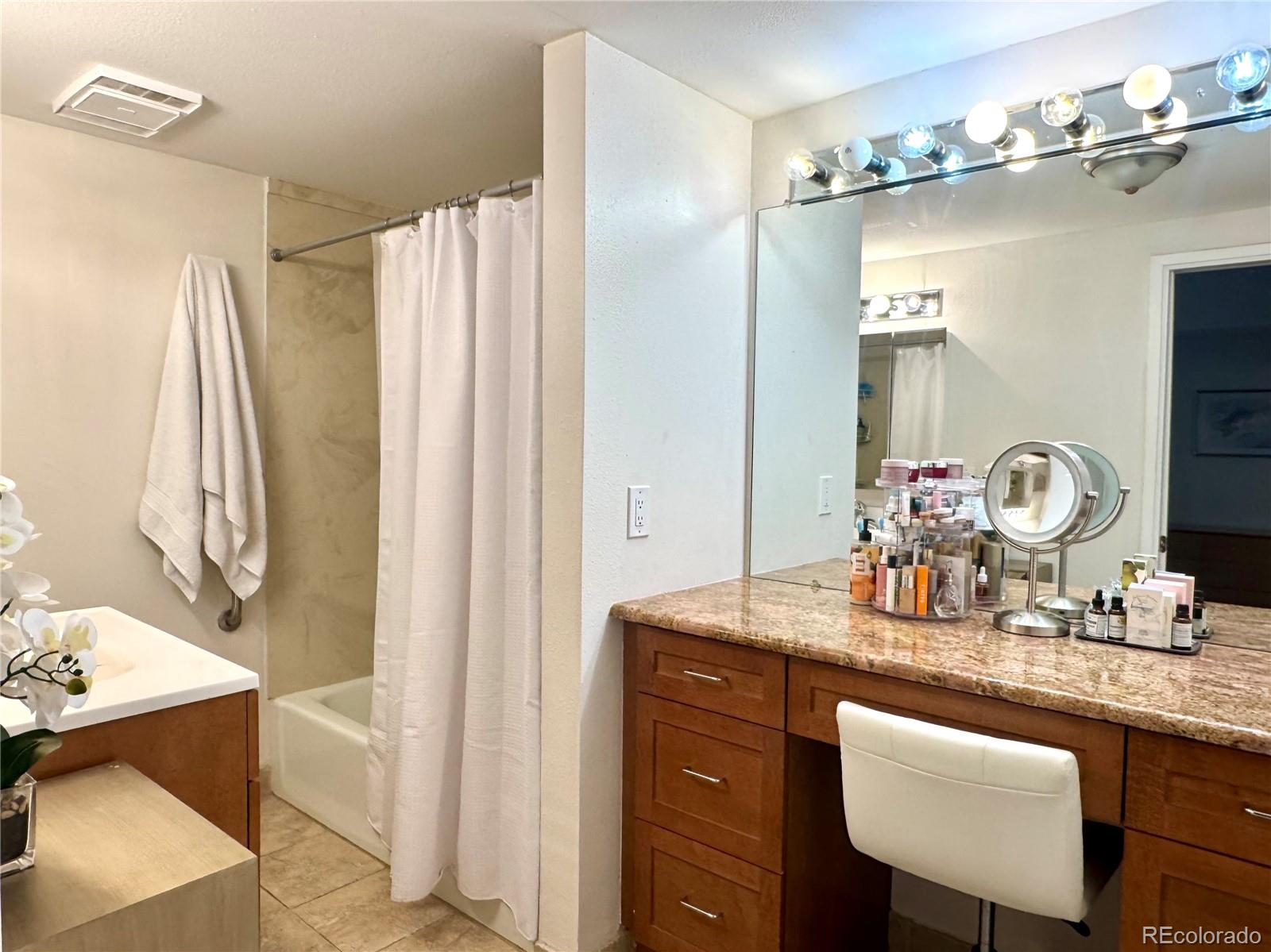 MLS Image #11 for 7877 e mississippi avenue 301,denver, Colorado