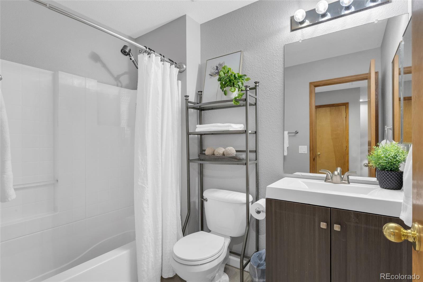 MLS Image #26 for 8053 s kittredge way,englewood, Colorado