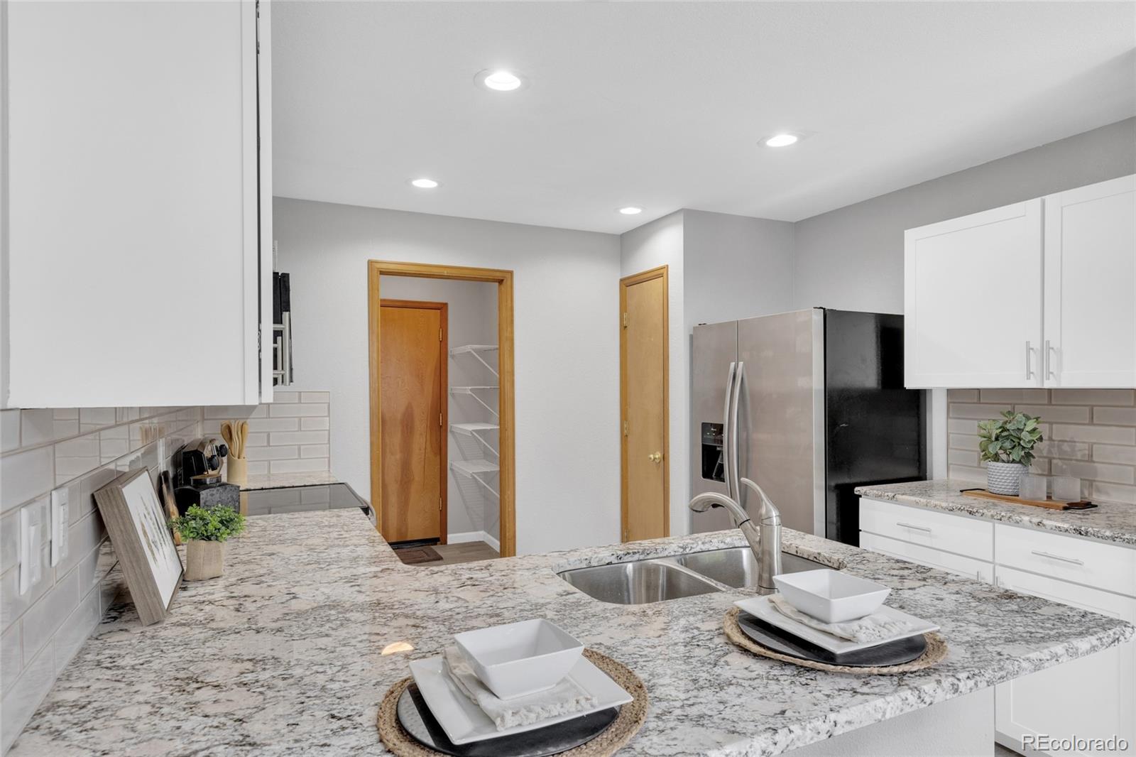 MLS Image #4 for 8053 s kittredge way,englewood, Colorado