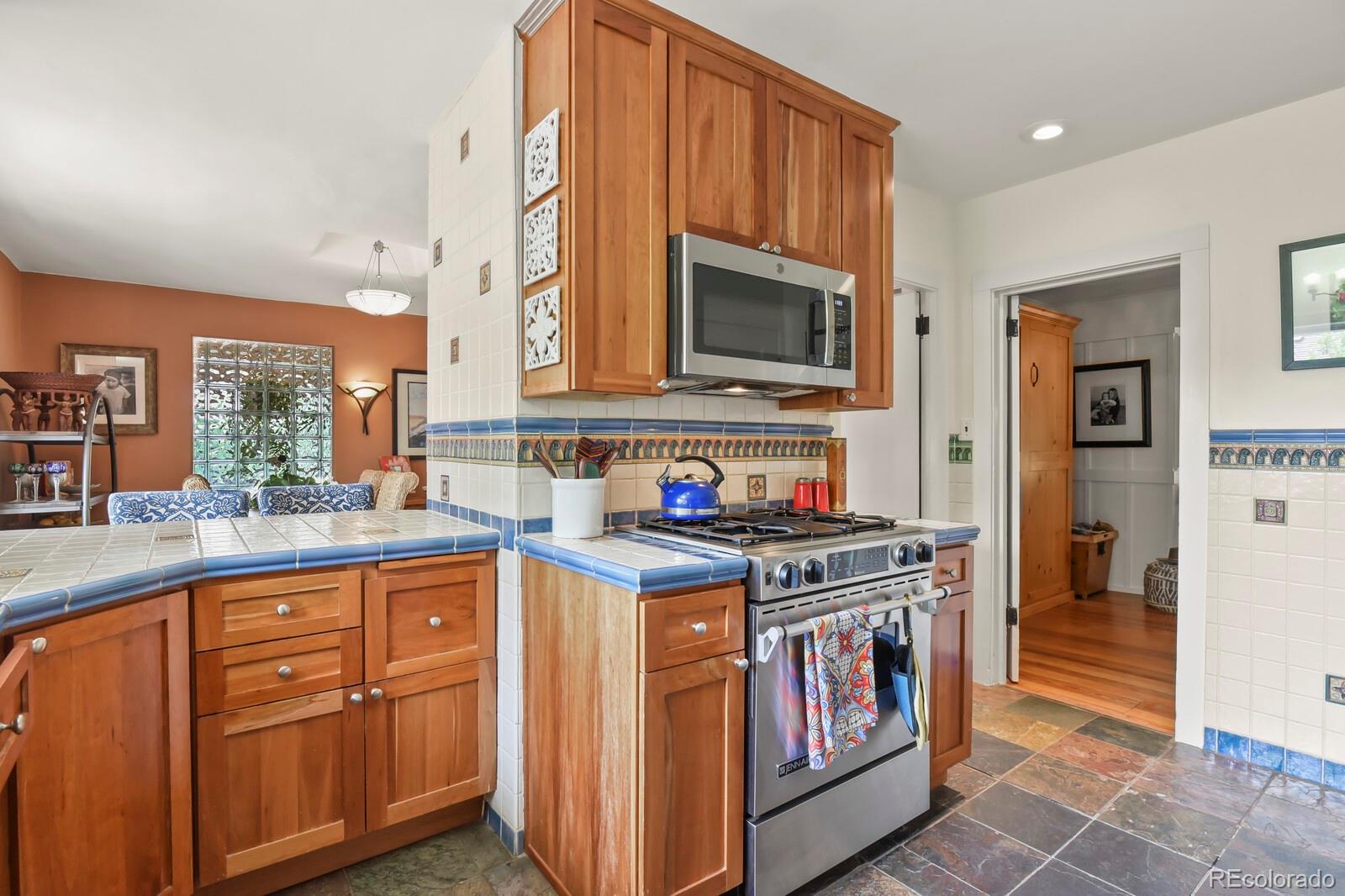 MLS Image #17 for 2005  ridgeway avenue,colorado springs, Colorado