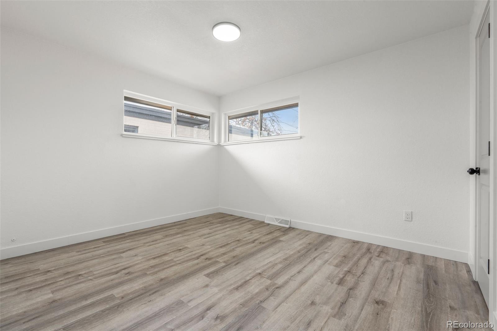 MLS Image #5 for 3311  jasmine street,denver, Colorado