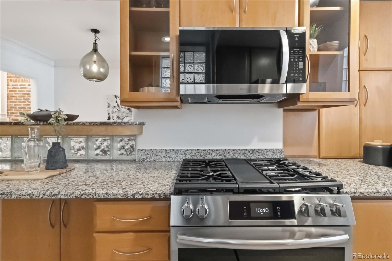 MLS Image #16 for 960 n ogden street,denver, Colorado