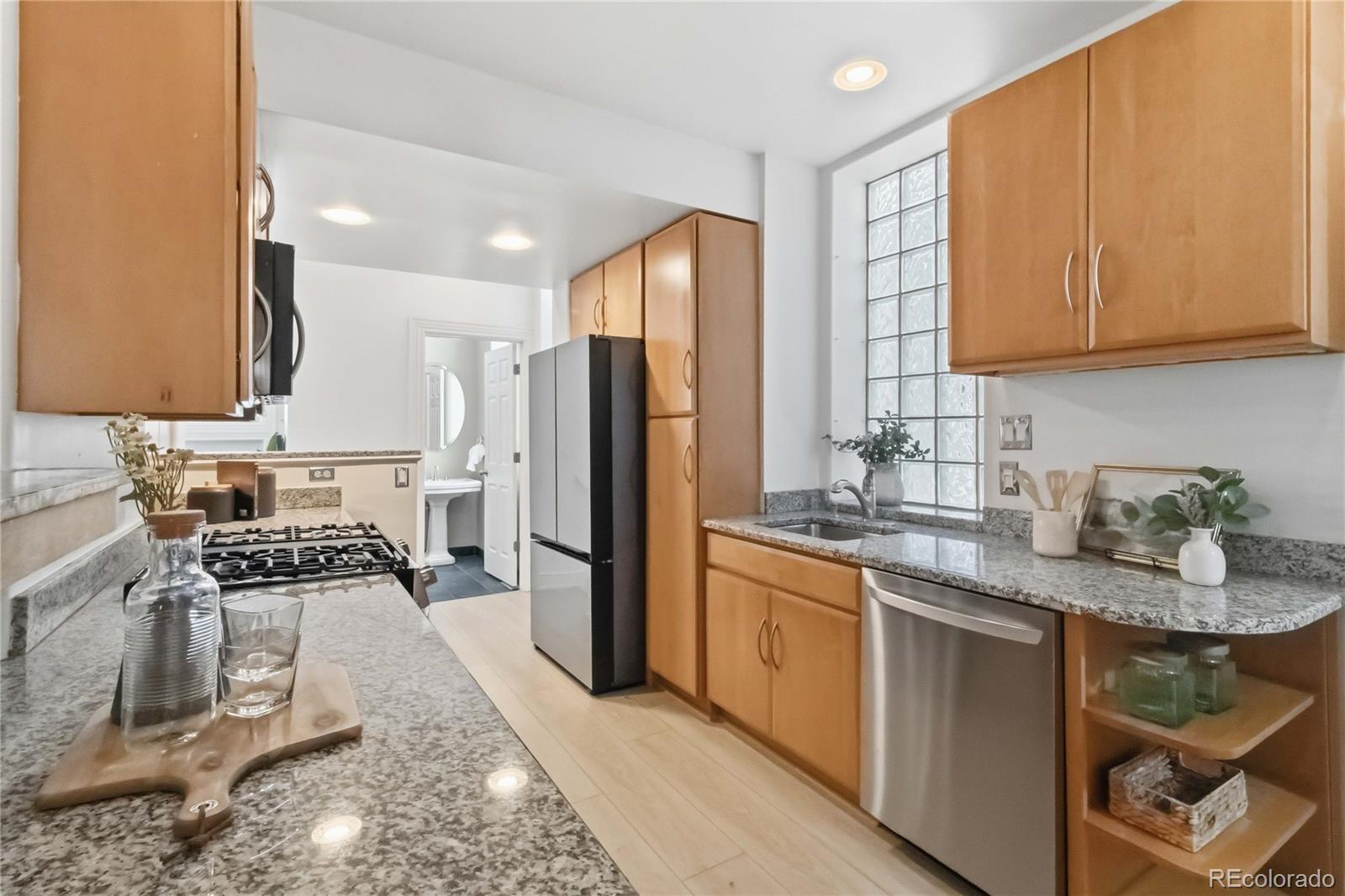 MLS Image #19 for 960 n ogden street,denver, Colorado