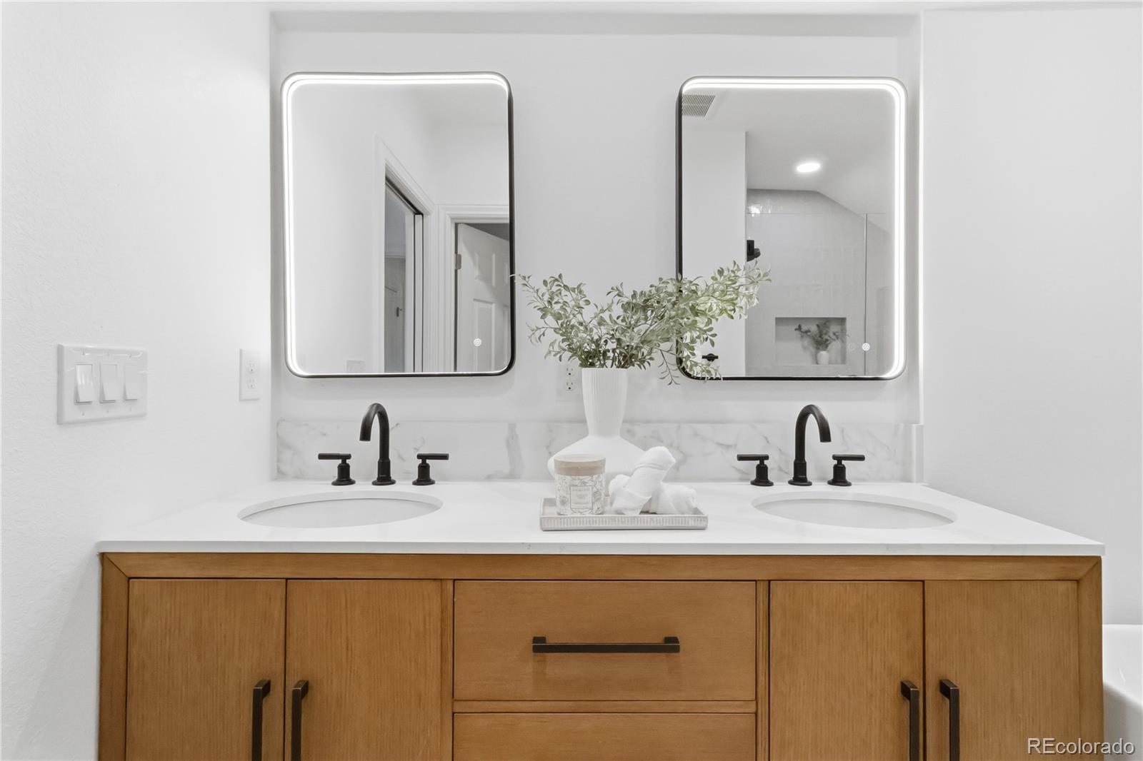 MLS Image #33 for 960 n ogden street,denver, Colorado