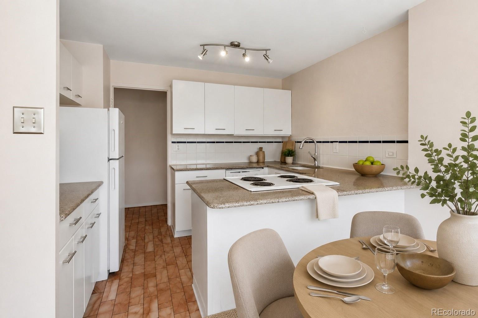 MLS Image #12 for 888 n logan street,denver, Colorado