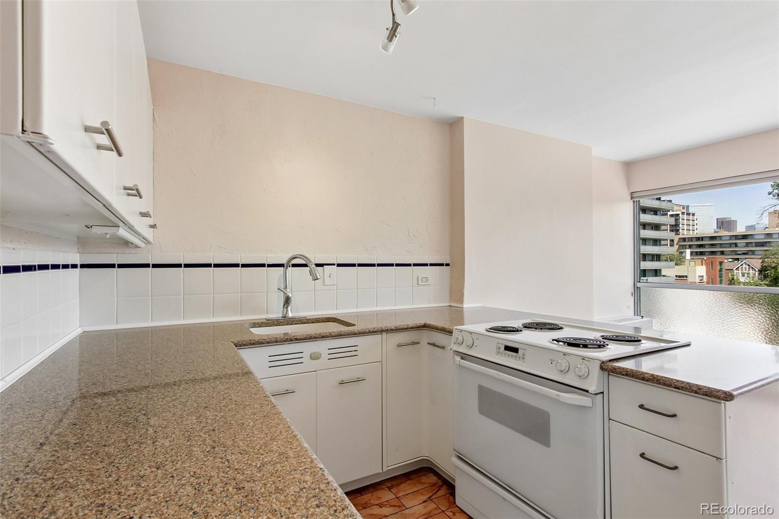MLS Image #16 for 888 n logan street,denver, Colorado