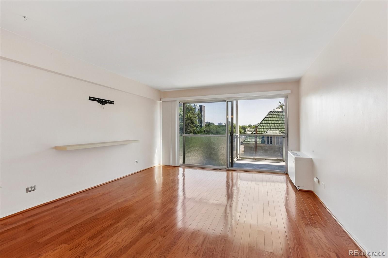 MLS Image #5 for 888 n logan street,denver, Colorado