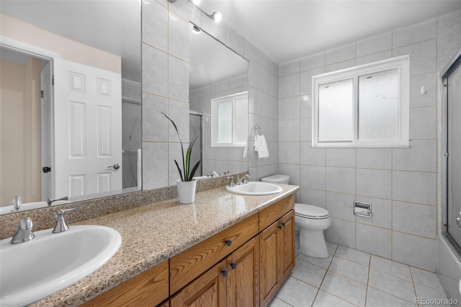 MLS Image #19 for 8722 e layton avenue,denver, Colorado